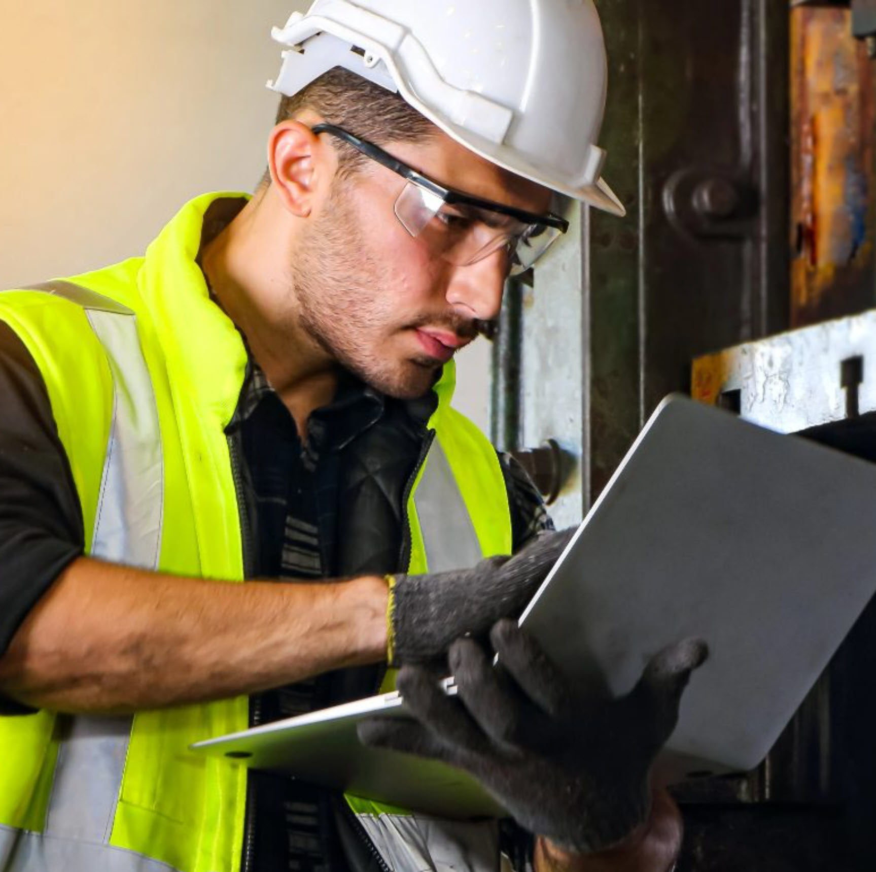stg-blog-start-the-year-safe-essential-workplace-safety-resolutions-for-2026-featured