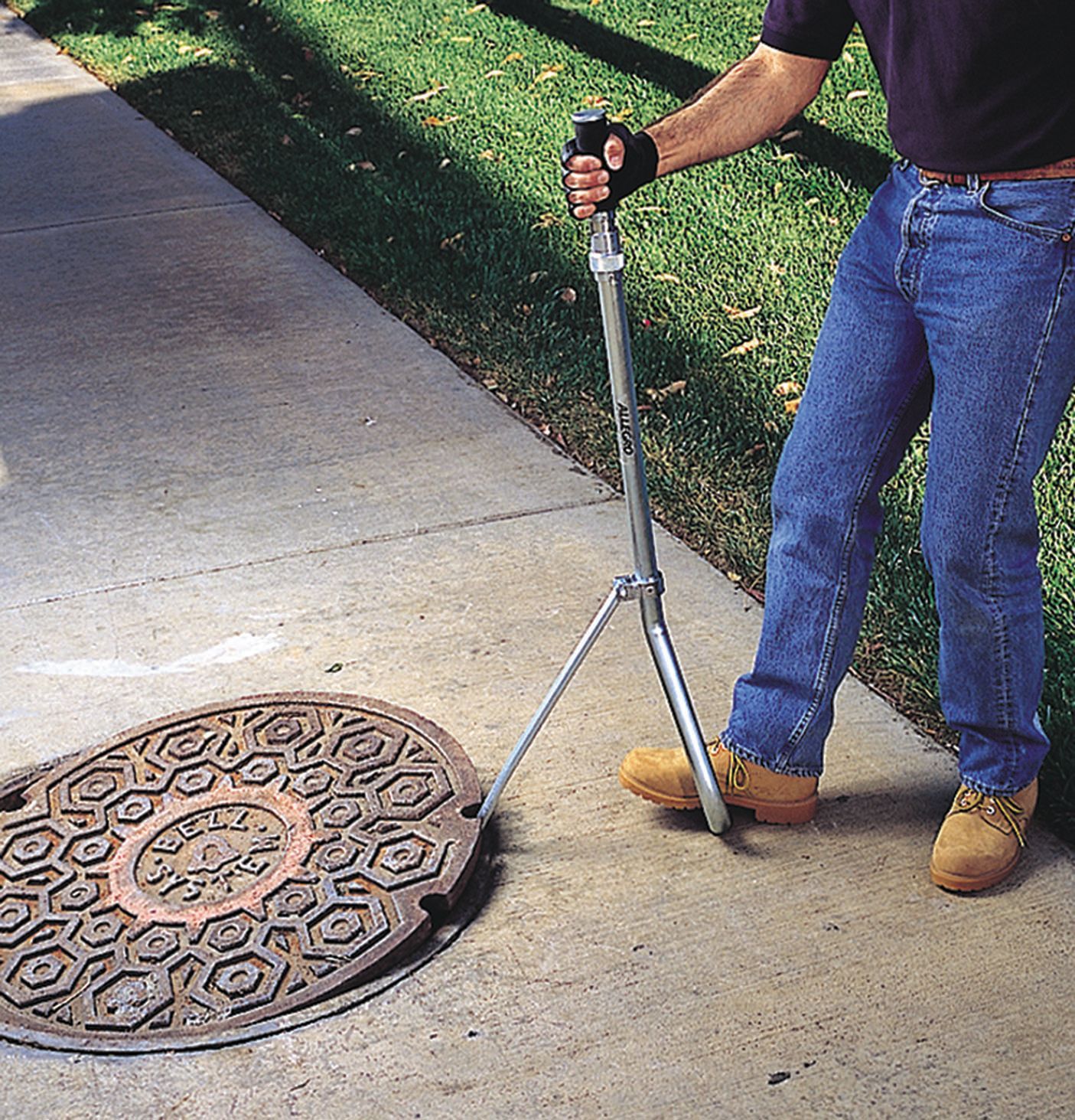 Allegro® 9401-20 Manhole Lid Lifter