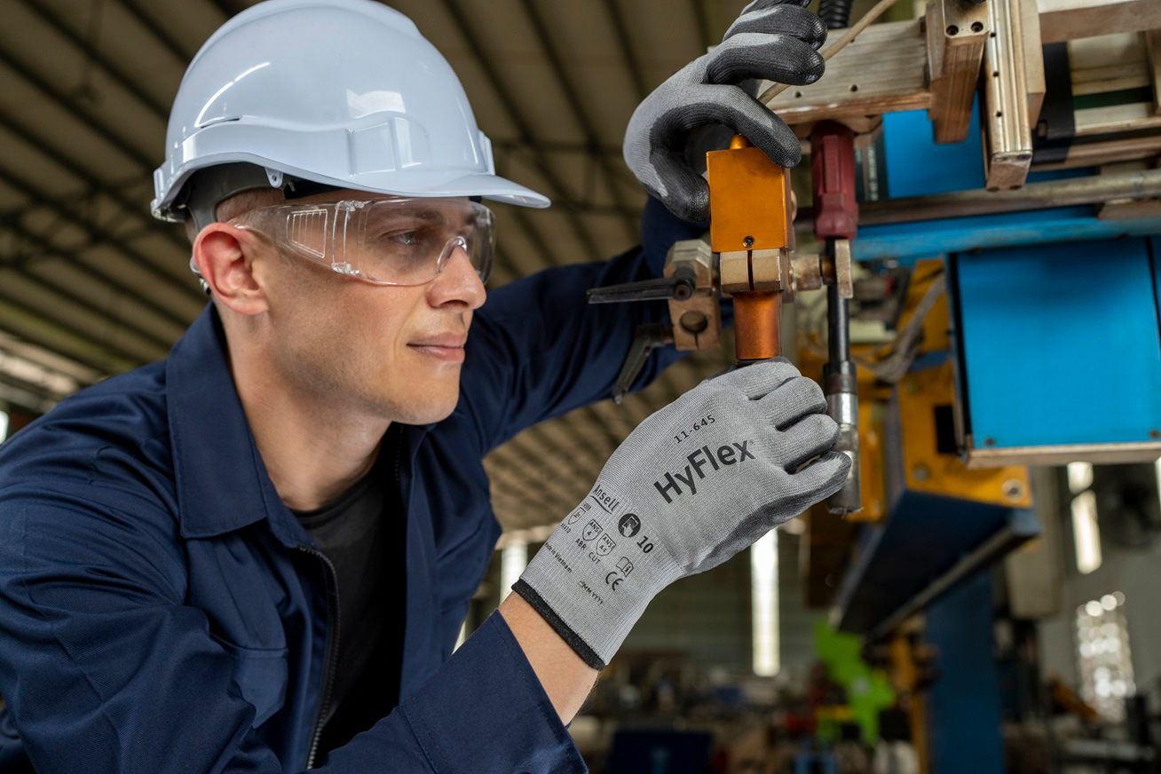 Ansell® HyFlex® 11-645/10 Coated Cut-Resistant Gloves