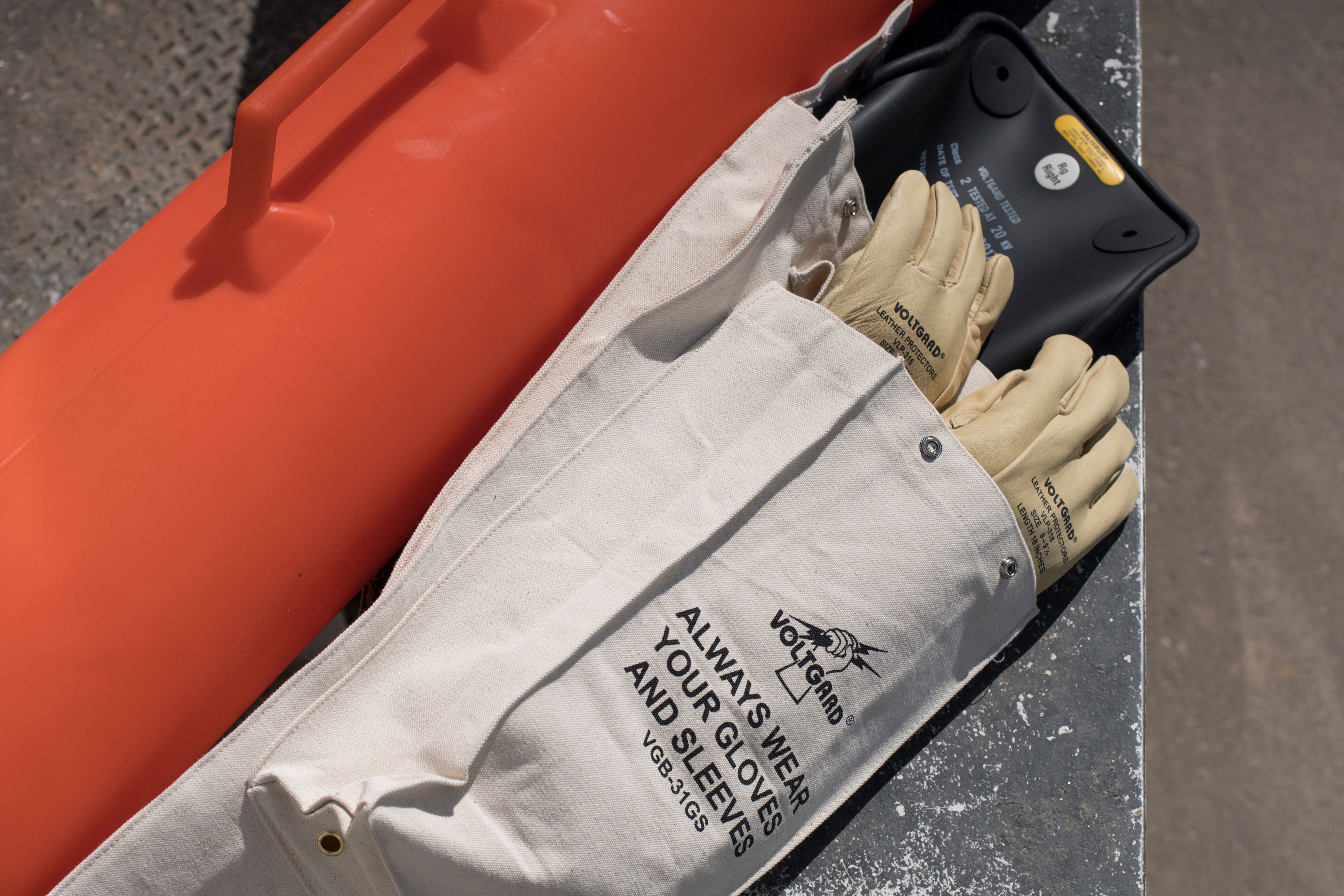 Saf-T-Gard® Voltgard® VGB-31GS Glove/Sleeve Combo Bag