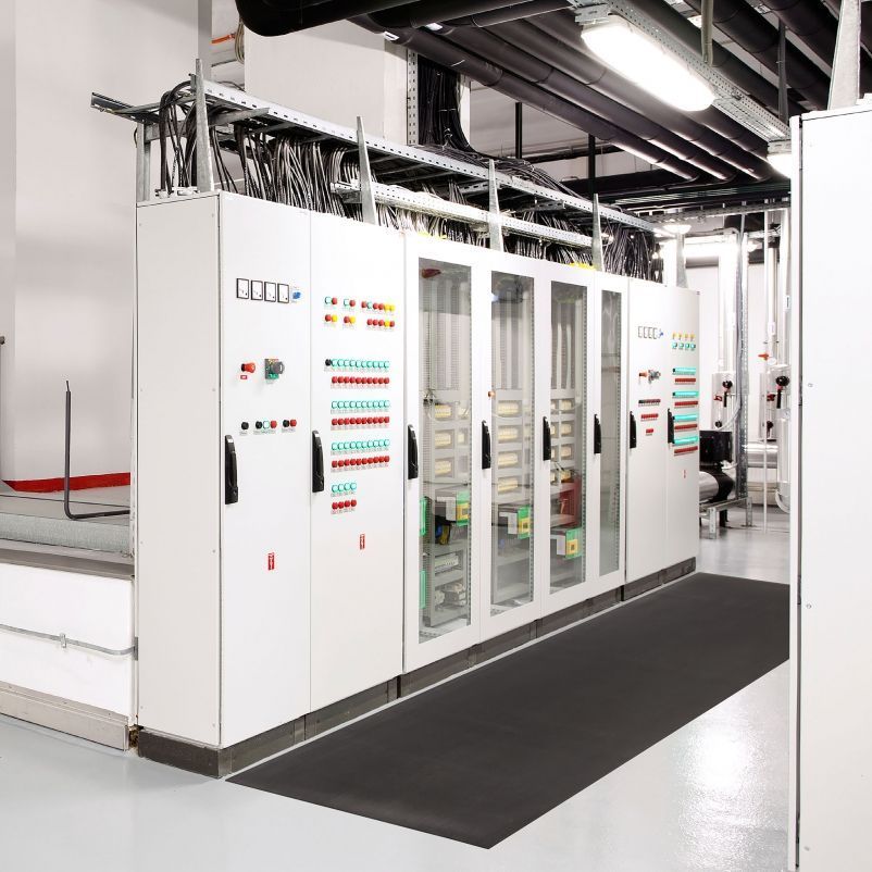NoTrax® 831-3x75/B Switchboard Matting
