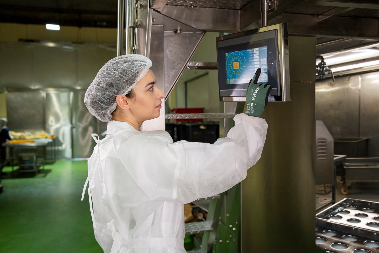 Ansell® HyFlex® 11-842/10 General Purpose Coated Green Gloves