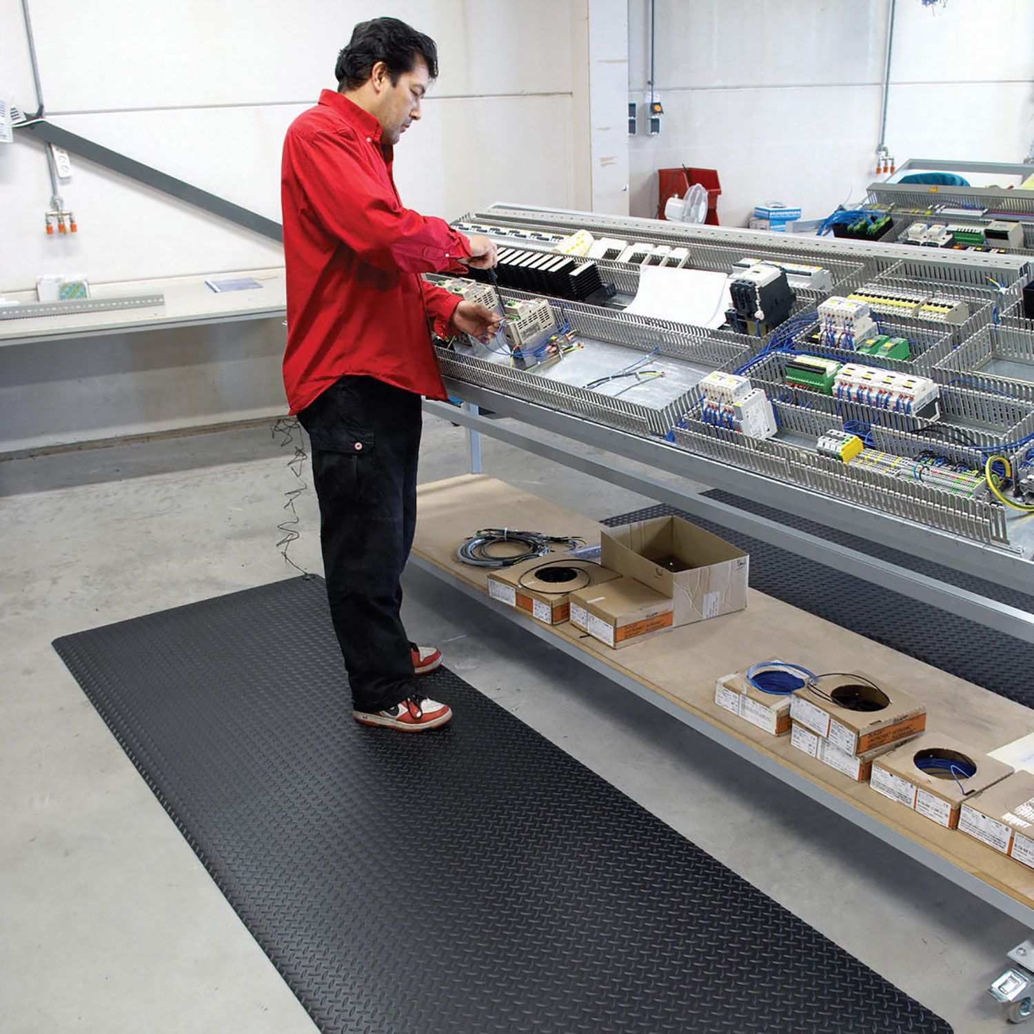 NoTrax® Diamond Stat™ 826-2x3/B Dissipative/Anti-Static Mat