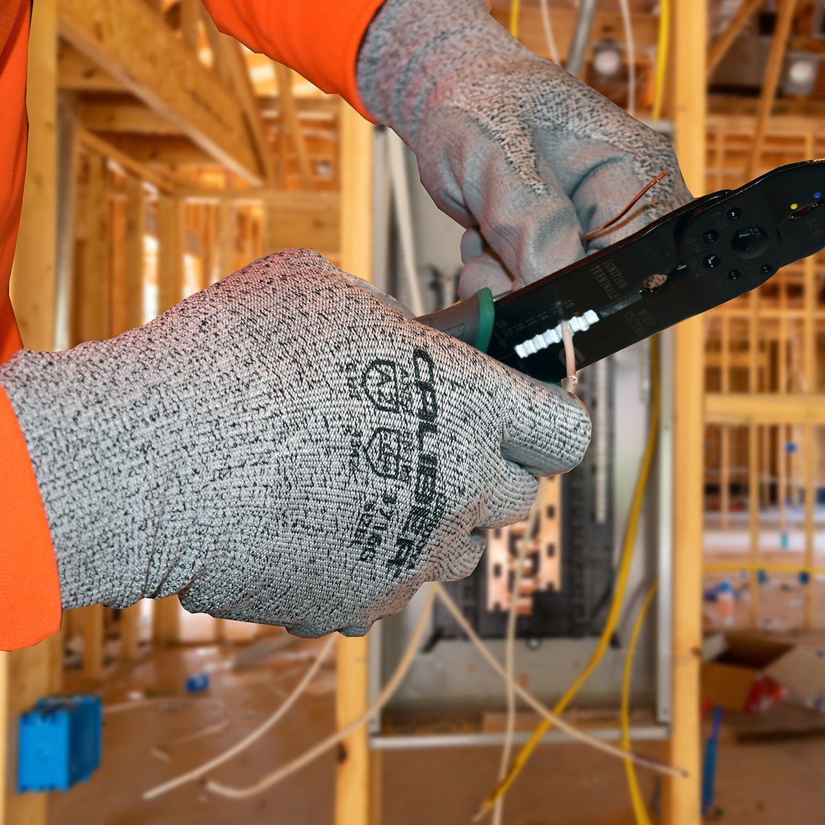 Cordova Safety CALIBER™ 3716G/2XL Coated Cut-Resistant Gloves