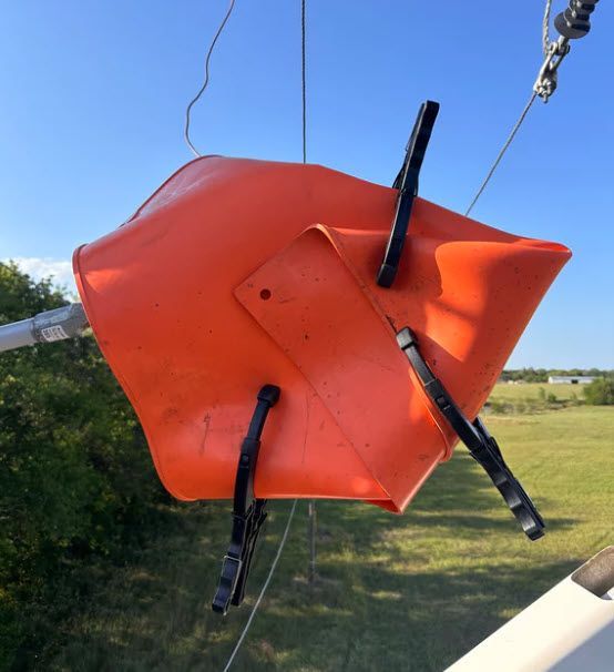 Line Work Bucket Products 1022 Extendable Blanket Clamp