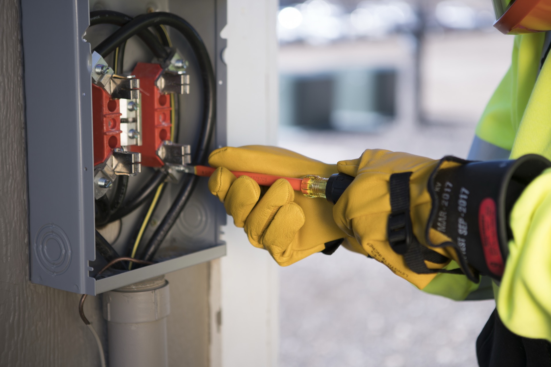 stg-blog-electrical-safety-starts-here-key-workplace-safety-tips-for-nesm-featured